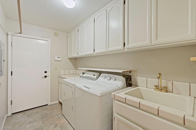 11530 Oak Hill Dr, Oakdale, CA 95361