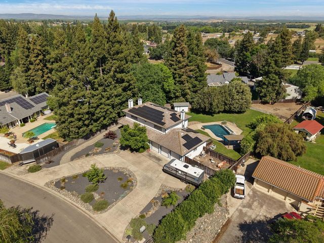 11530 Oak Hill Dr, Oakdale, CA 95361