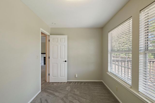 11530 Oak Hill Dr, Oakdale, CA 95361