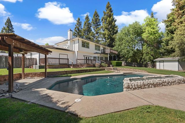 11530 Oak Hill Dr, Oakdale, CA 95361