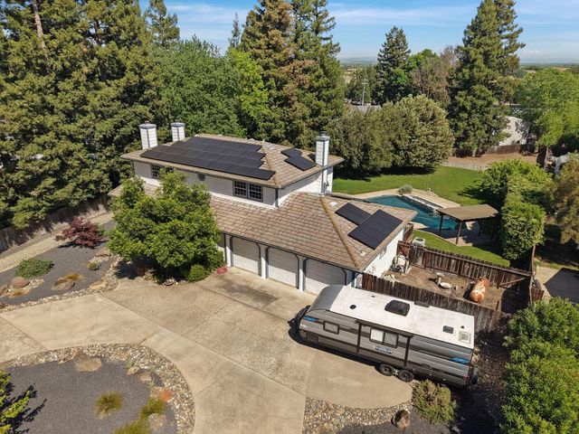 11530 Oak Hill Dr, Oakdale, CA 95361