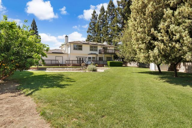 11530 Oak Hill Dr, Oakdale, CA 95361