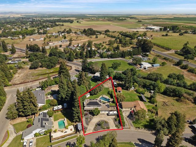 11530 Oak Hill Dr, Oakdale, CA 95361