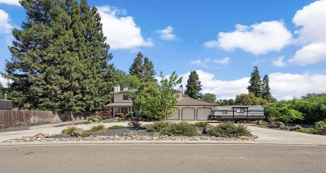 11530 Oak Hill Dr, Oakdale, CA 95361