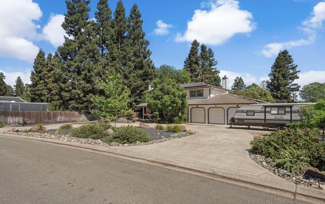 11530 Oak Hill Dr, Oakdale, CA 95361