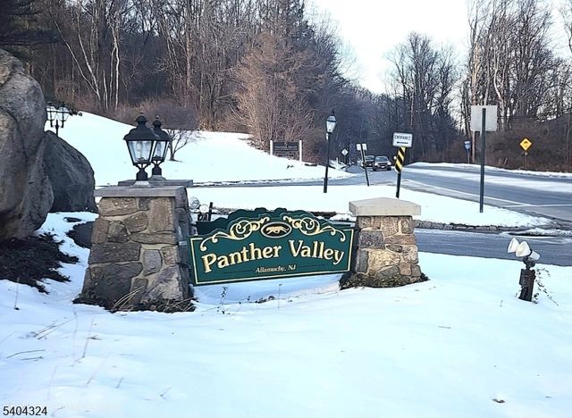 17 Bowers Dr, Allamuchy Twp., NJ 07840