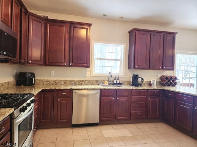 17 Bowers Dr, Allamuchy Twp., NJ 07840