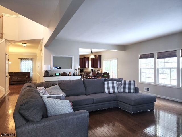 17 Bowers Dr, Allamuchy Twp., NJ 07840