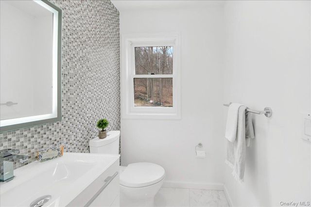 57 Old Town Crossing, Mount Kisco, NY 10549