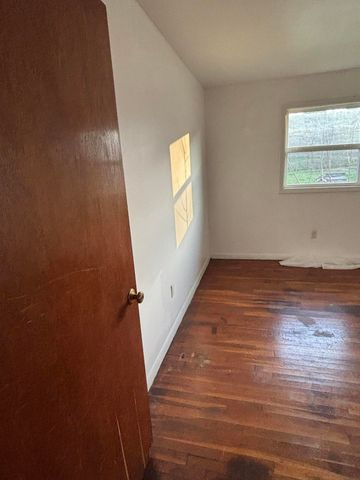 50 W Maytown Road, Ezel, KY 41425