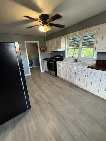 50 W Maytown Road, Ezel, KY 41425