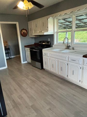 50 W Maytown Road, Ezel, KY 41425