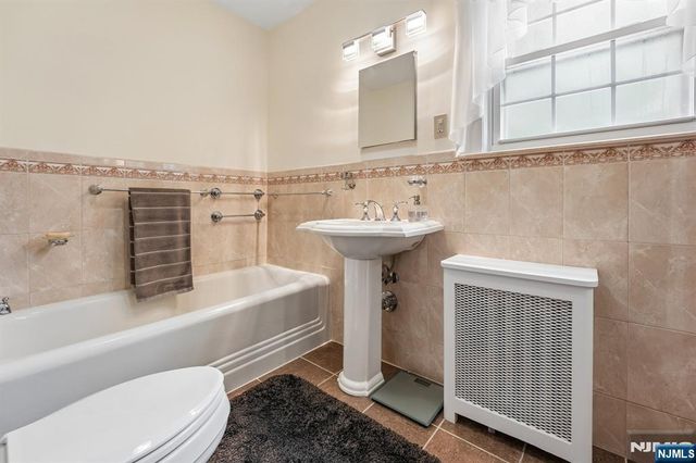 24 Synott Place, Newark, NJ 07106