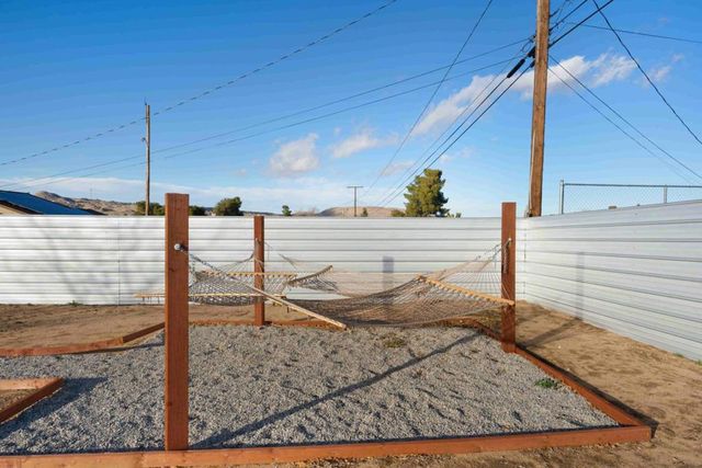 7137 Hanford Avenue, Yucca Valley, CA 92284