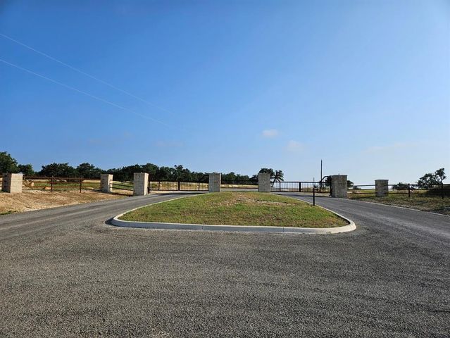 000 Windmill Ridge DR, Blanco, TX 78606