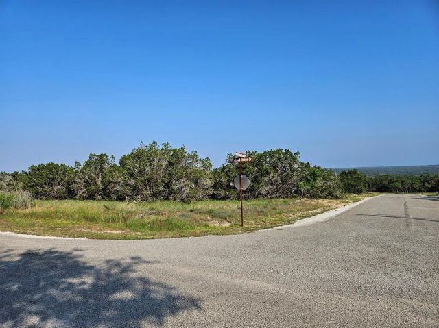 000 Windmill Ridge DR, Blanco, TX 78606
