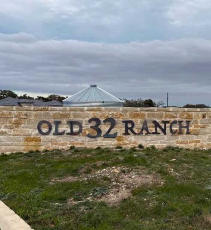 000 Windmill Ridge DR, Blanco, TX 78606