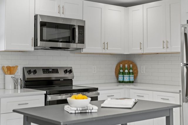 68 East St, Hanover, MA 02339