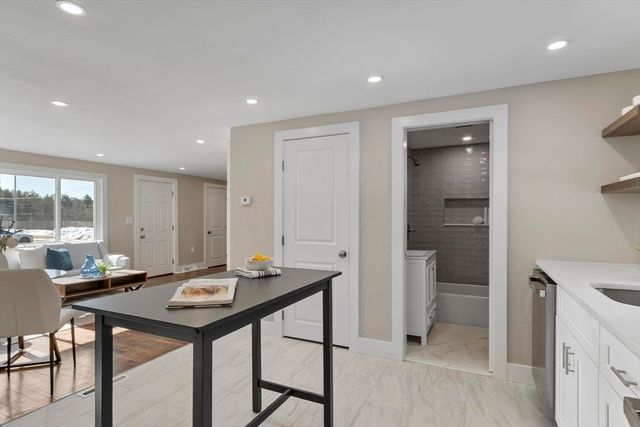 68 East St, Hanover, MA 02339