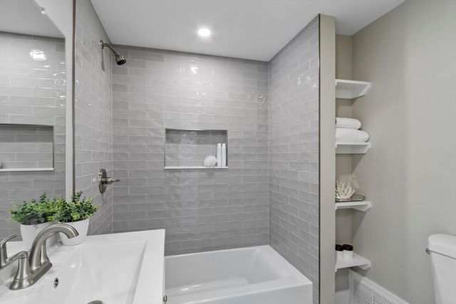 68 East St, Hanover, MA 02339