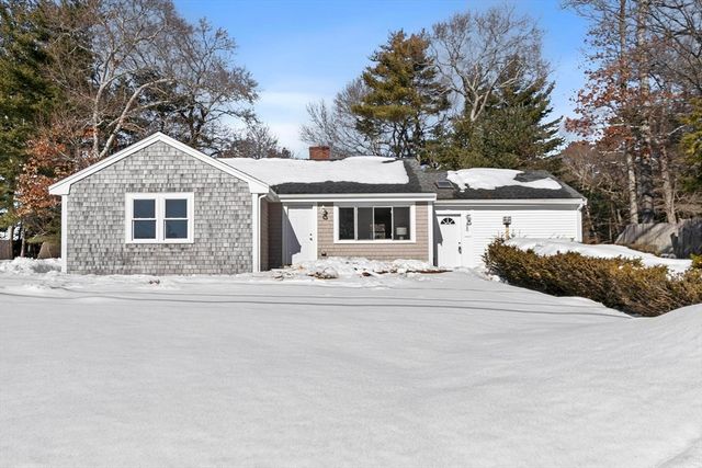 68 East St, Hanover, MA 02339