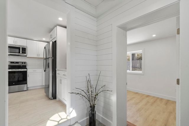 68 East St, Hanover, MA 02339