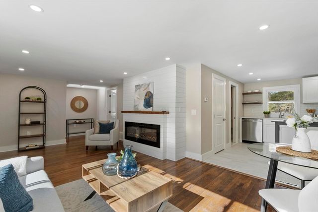 68 East St, Hanover, MA 02339