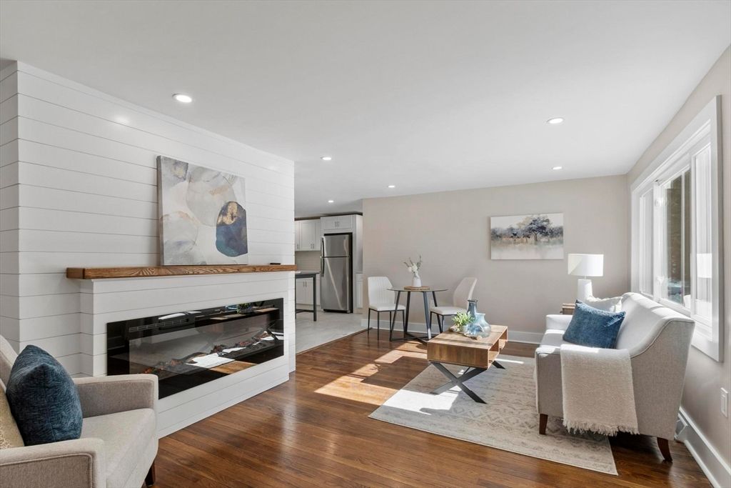 68 East St, Hanover, MA 02339