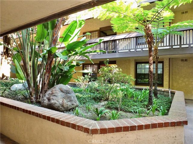 1655 Clark 124, Long Beach, CA 90815