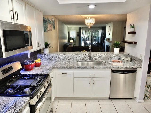 1655 Clark 124, Long Beach, CA 90815