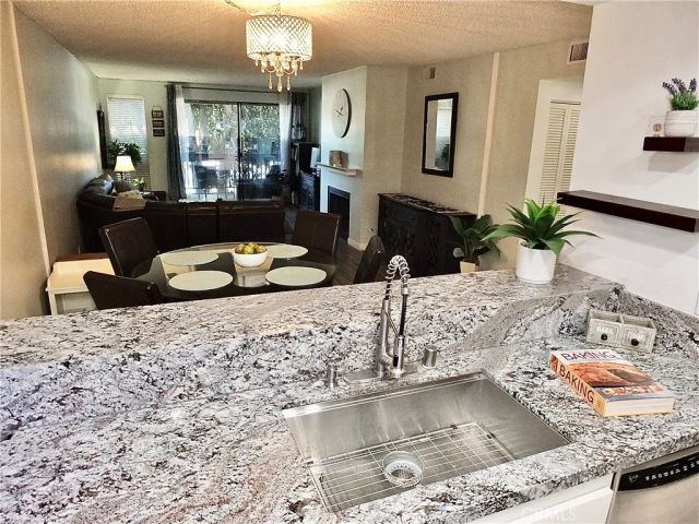 1655 Clark 124, Long Beach, CA 90815