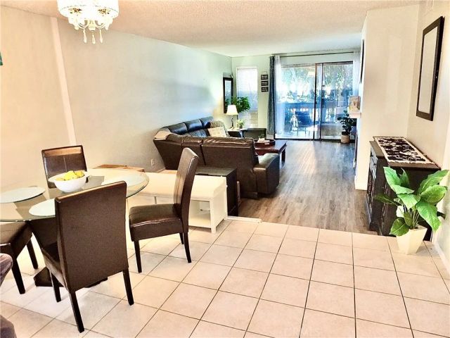 1655 Clark 124, Long Beach, CA 90815