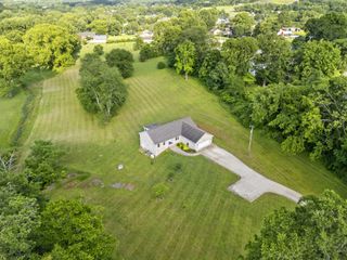 130 Gordon Dr, Gordonsville, TN 38563