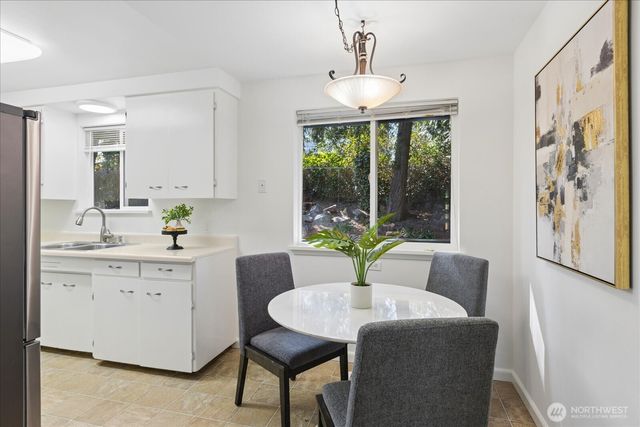 17219 Midvale Avenue N, Shoreline, WA 98133