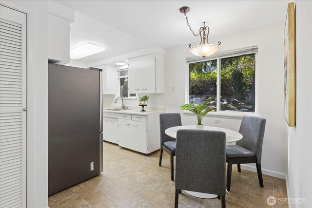 17219 Midvale Avenue N, Shoreline, WA 98133