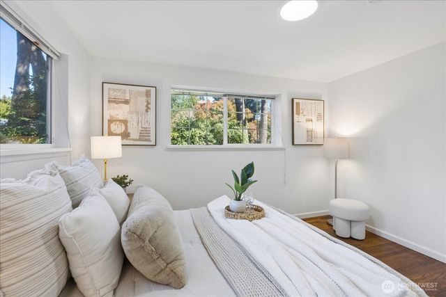 17219 Midvale Avenue N, Shoreline, WA 98133