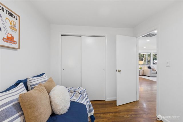 17219 Midvale Avenue N, Shoreline, WA 98133