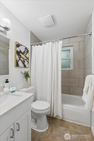 17219 Midvale Avenue N, Shoreline, WA 98133