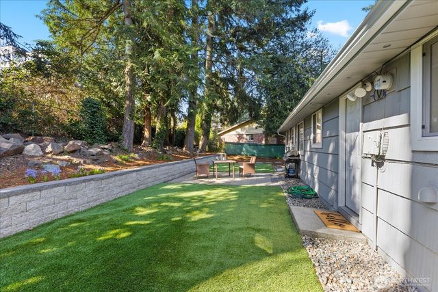 17219 Midvale Avenue N, Shoreline, WA 98133