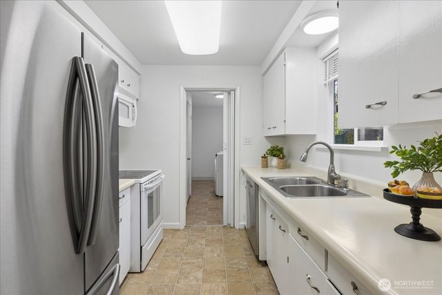 17219 Midvale Avenue N, Shoreline, WA 98133