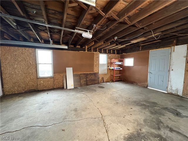 316 Bank Lane SE, New Philadelphia, OH 44663