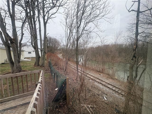 316 Bank Lane SE, New Philadelphia, OH 44663