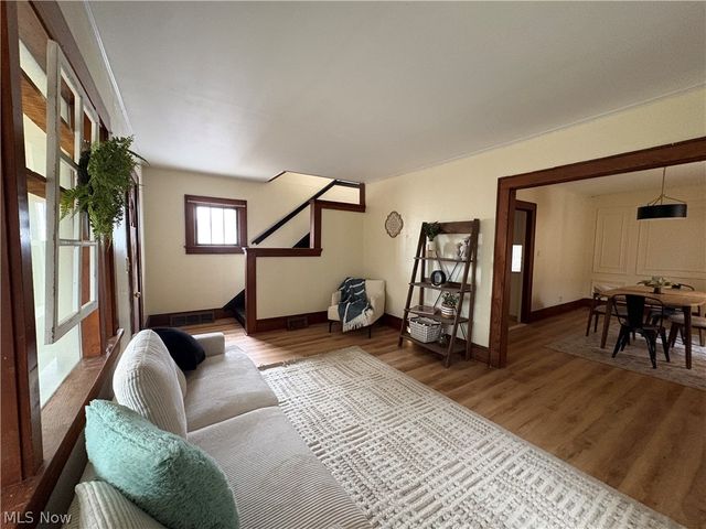 316 Bank Lane SE, New Philadelphia, OH 44663