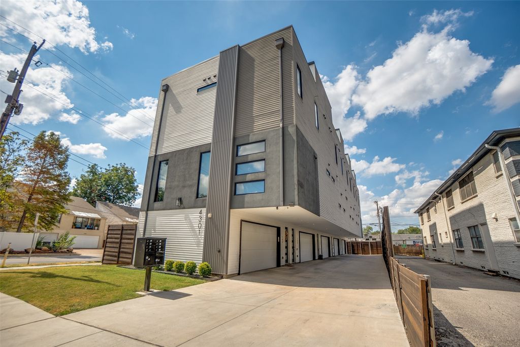 4301 Bowser Avenue 104, Dallas, TX 75219