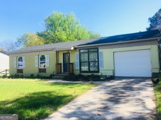 2830 Village Green Drive, Macon, GA 31206