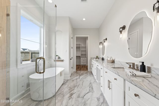 111 Travellers Palm Way, Broussard, LA 70518
