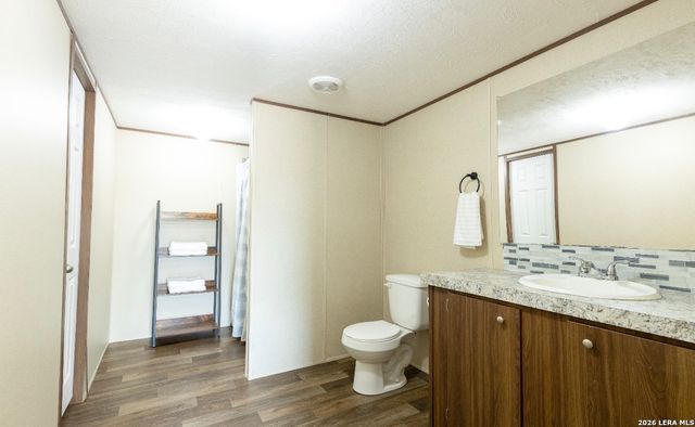 108 County Road 2638, Devine, TX 78016