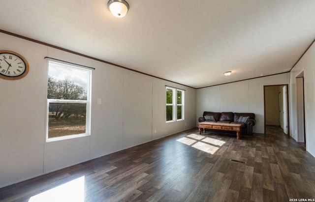 108 County Road 2638, Devine, TX 78016