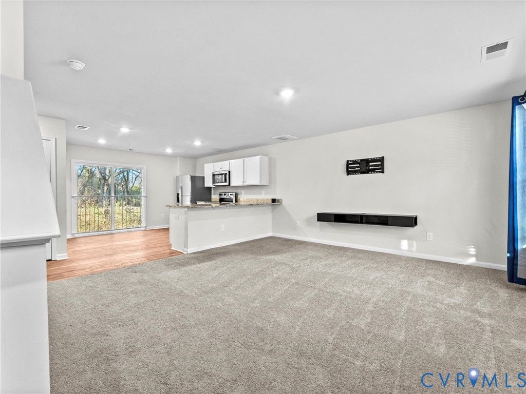 3605 Roselawn Ter, Hopewell, VA 23860