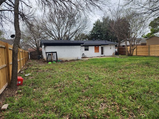 1811 Kent Drive, Arlington, TX 76010